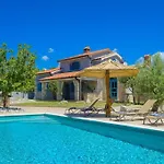 Amalka By Istrialux Villa Bibici
