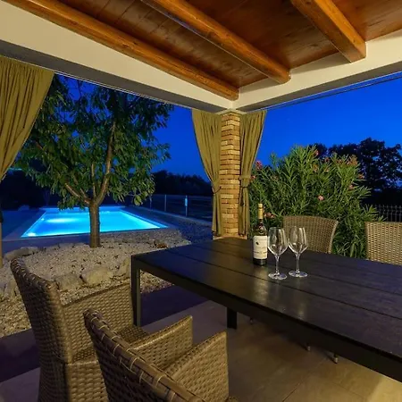 Amalka By Istrialux ヴィラ *