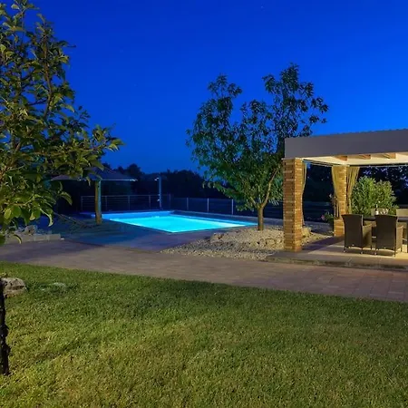 Amalka By Istrialux Βίλα *