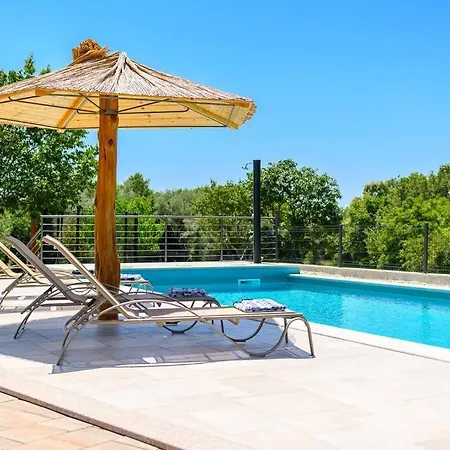 Amalka By Istrialux Βίλα *